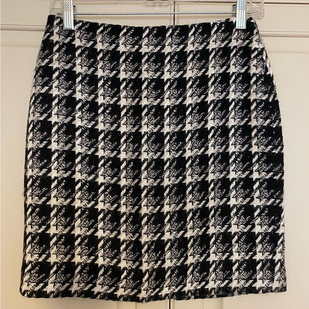 White House Black Market wool houndstooth mini skirt